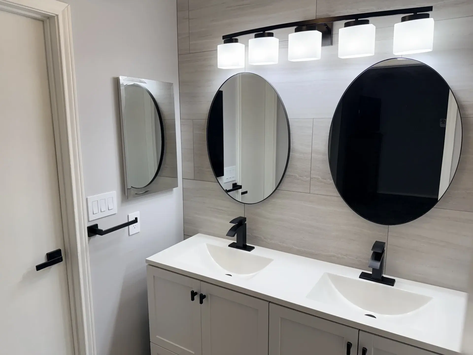 Primary vanity